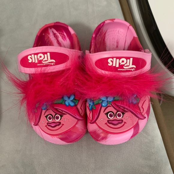 trolls crocs